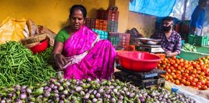 GAIN Working Paper Series 32 - How important are traditional retail outlets for sourcing healthy foods in Kenya and India